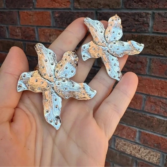 Zara Starfish Statement Stud Earrings - Picture 3 of 4